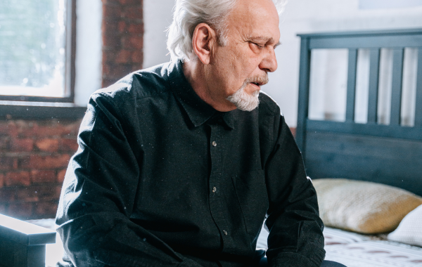 personne âgée isolée